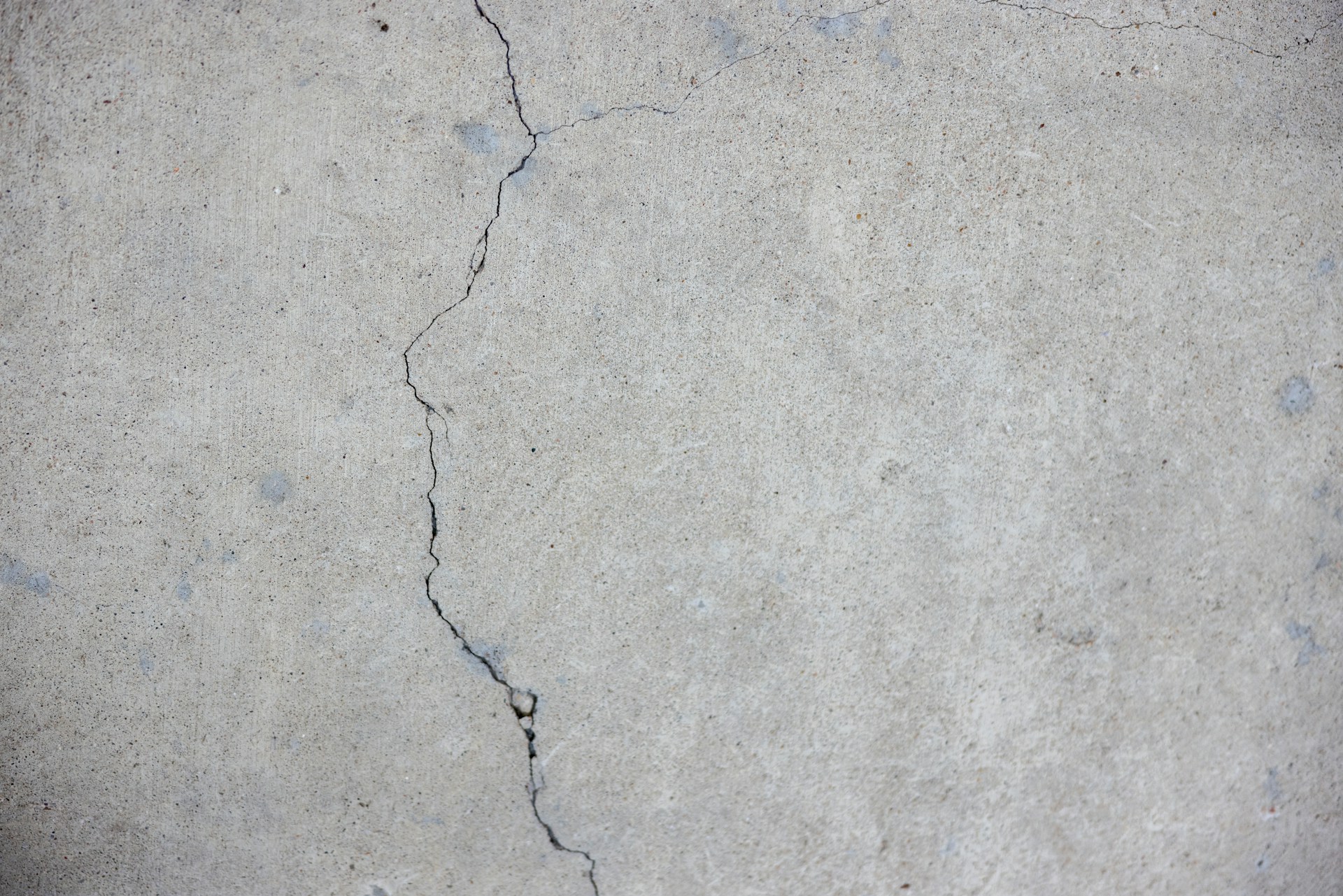 foundation with cracks